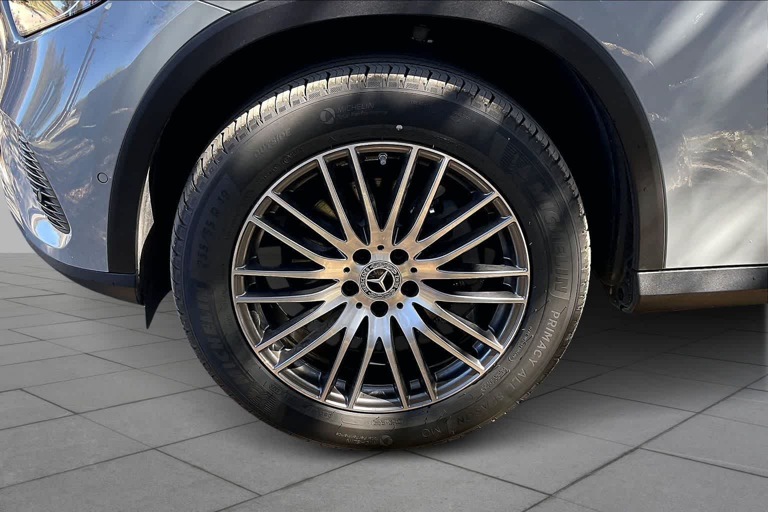 New 2026 MANUFAKTUR Alpine Grey Mercedes-Benz GLC 300 image 15