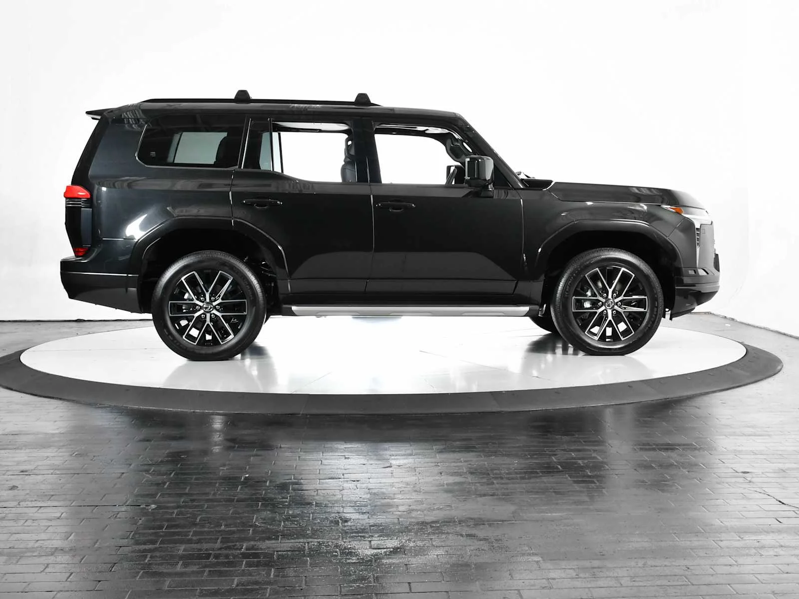 Certified Used 2026 CAVIAR Lexus Premium+ image 6