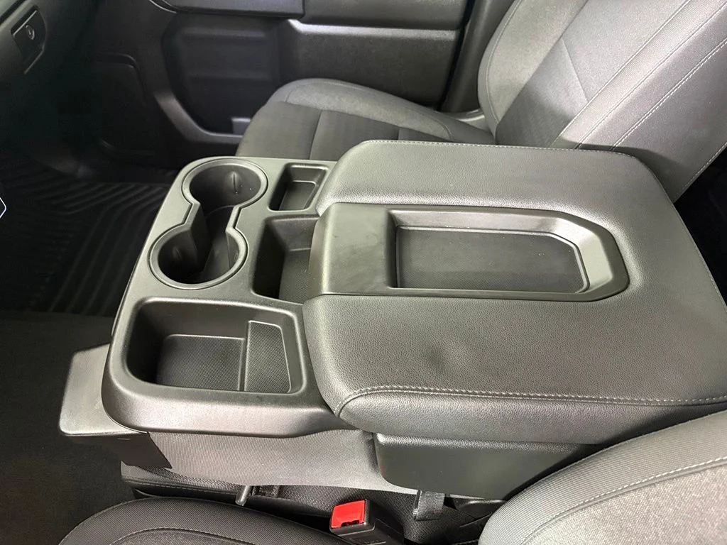 Used 2024 White Chevrolet Custom image 29