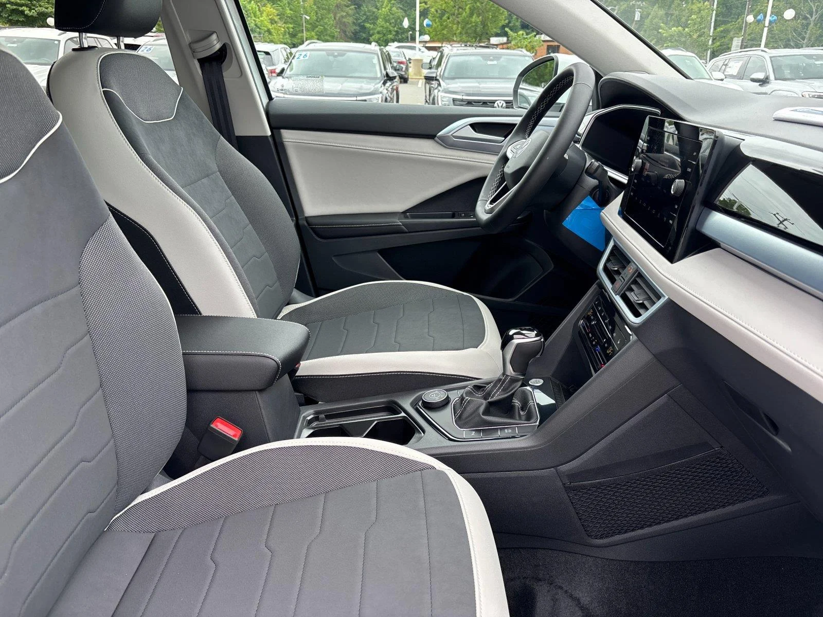 New 2026 Pure White Volkswagen SE image 39