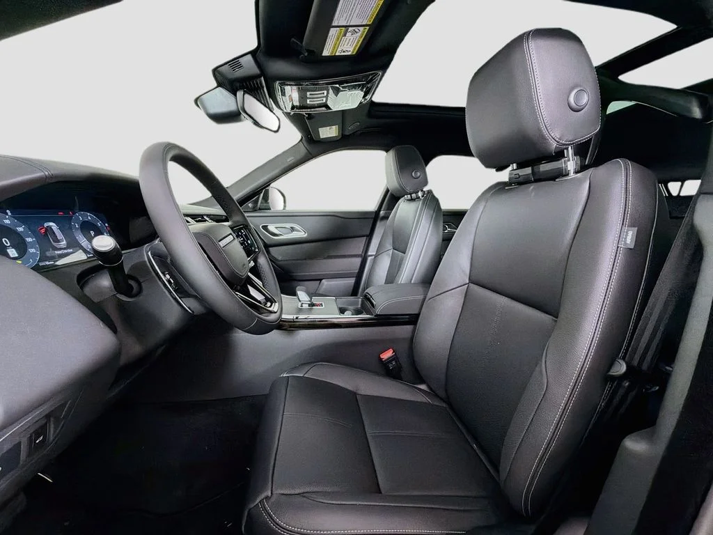 New 2026 Santorini Black Land Rover Belgravia Edition image 22