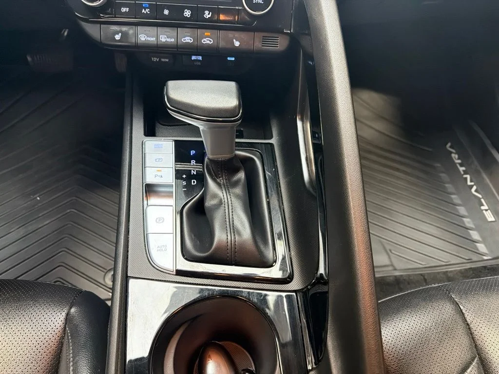 Used 2024 Abyss Black Hyundai Limited image 20