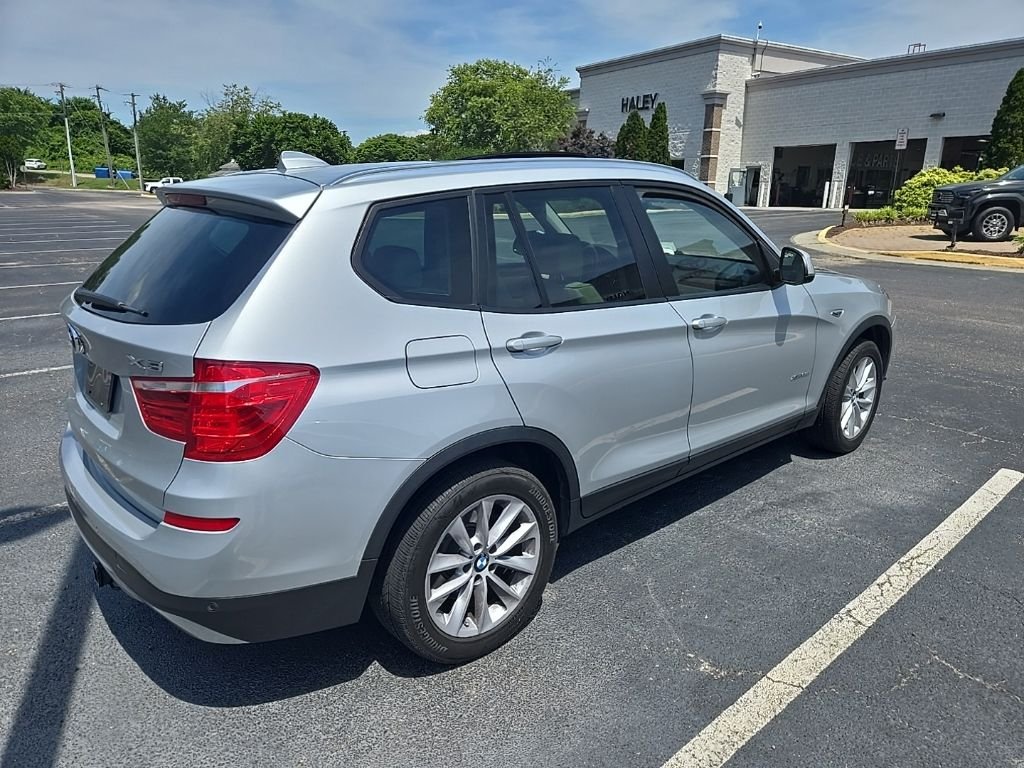 Used 2017 Silver BMW xDrive28i image 3