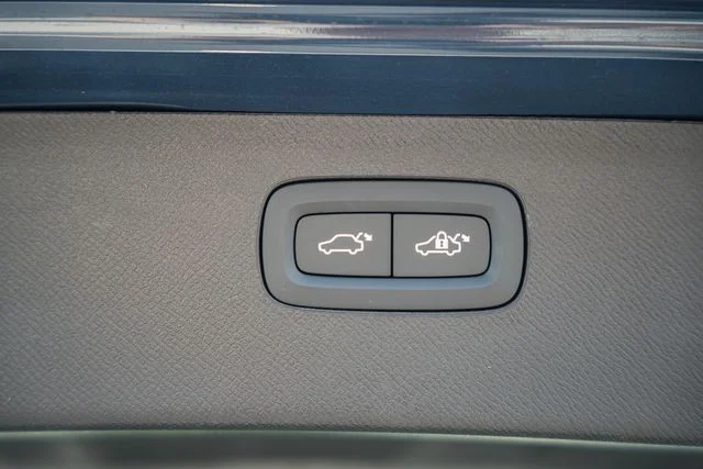 Used 2025 Denim Blue Volvo Ultra image 11