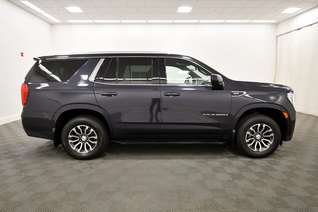Used 2023  GMC SLE image 9