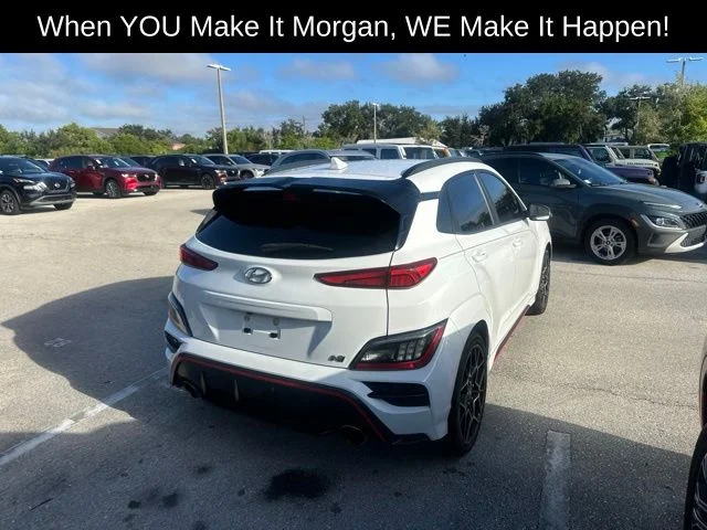 Used 2023 White Hyundai Base image 7