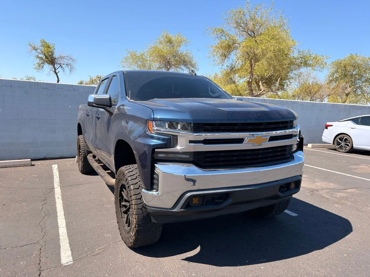 Used 2020 Northsky Blue Metallic Chevrolet LT image 3