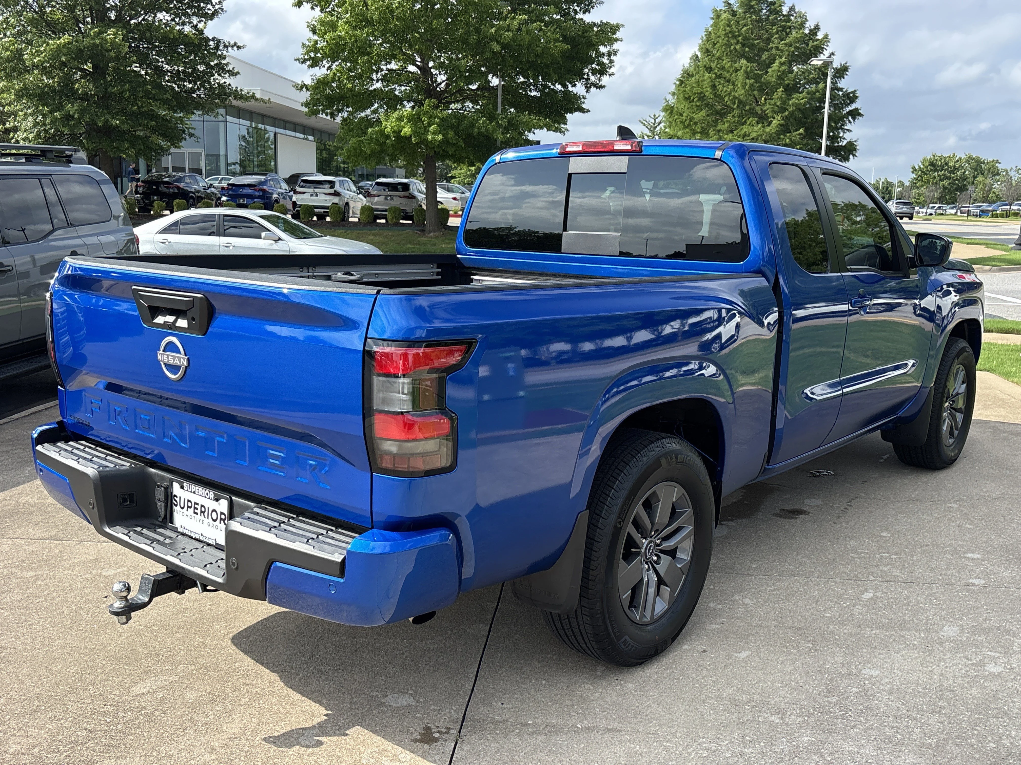Used 2025 Bluestone Pearl Nissan SV image 3
