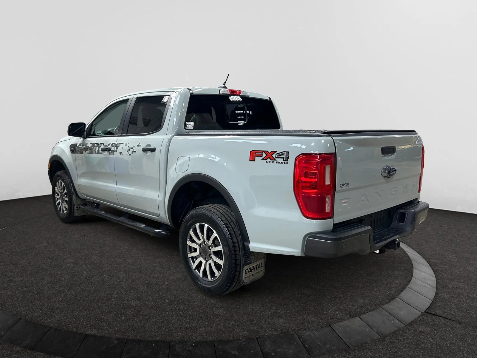Used 2022 CACTUS GREY Ford XLT SuperCrew image 3