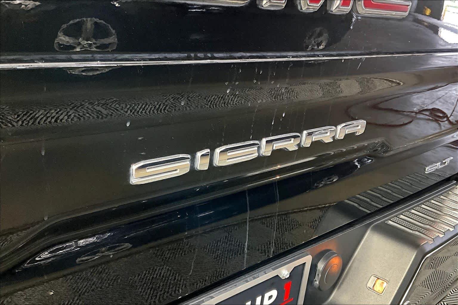 Used 2022 Onyx Black GMC SLT image 30