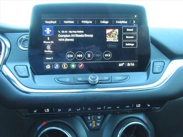 Used 2024 White Chevrolet LT image 25
