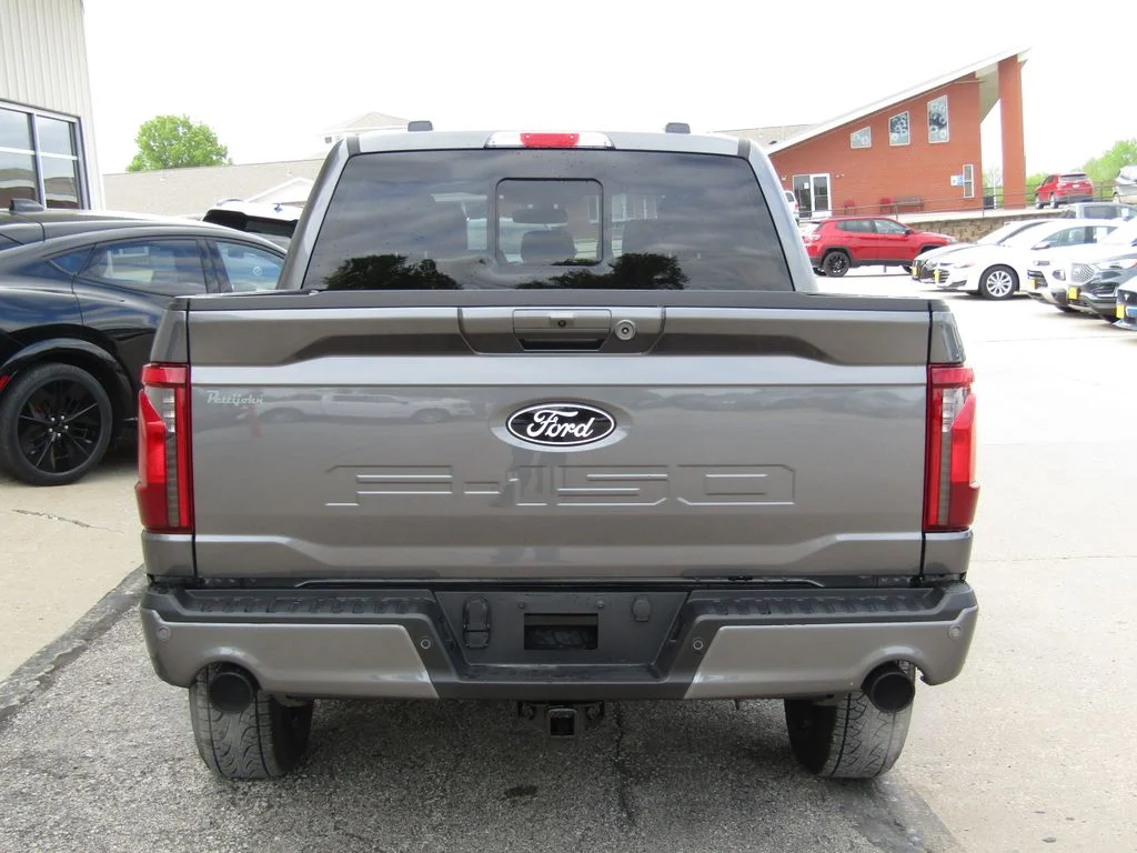 New 2026 Carbonized Gray Metallic Ford XLT image 4