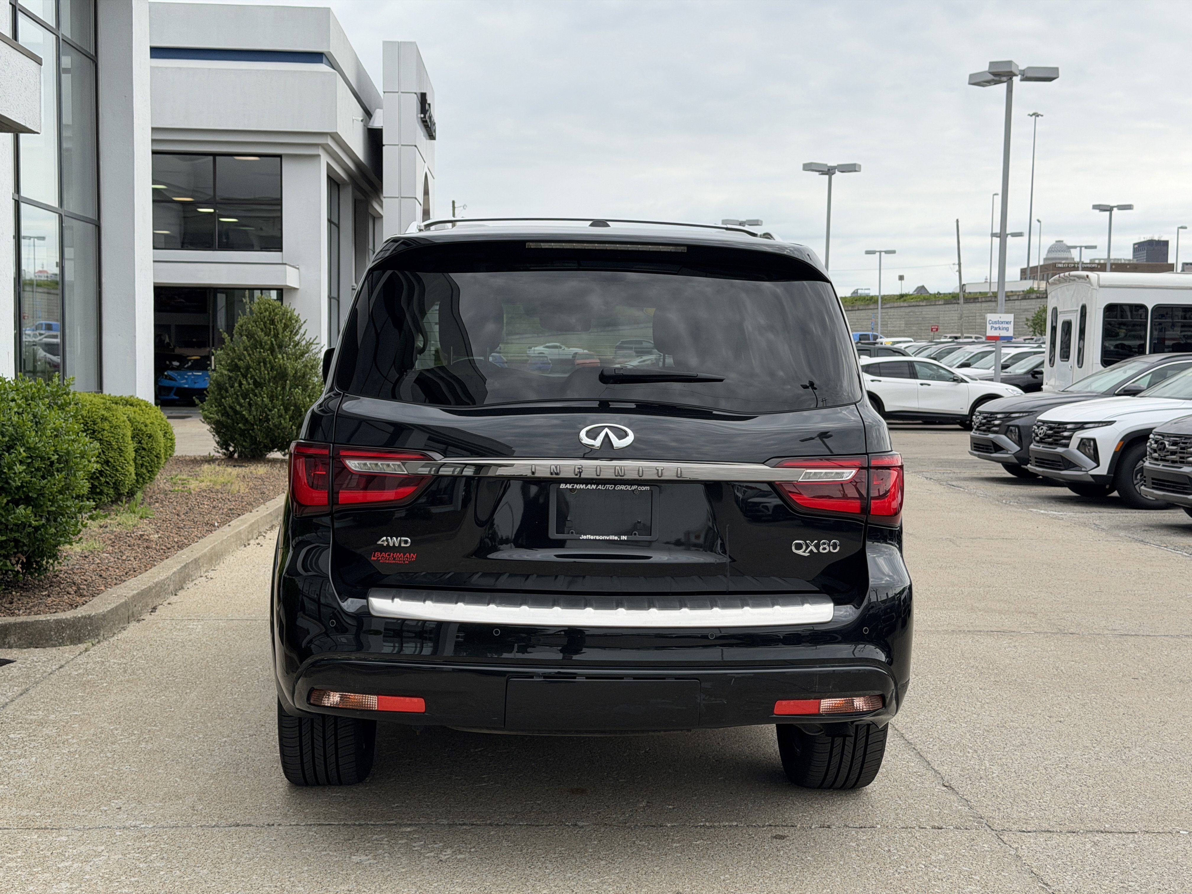 Used 2021 Mineral Black INFINITI Premium Select image 6