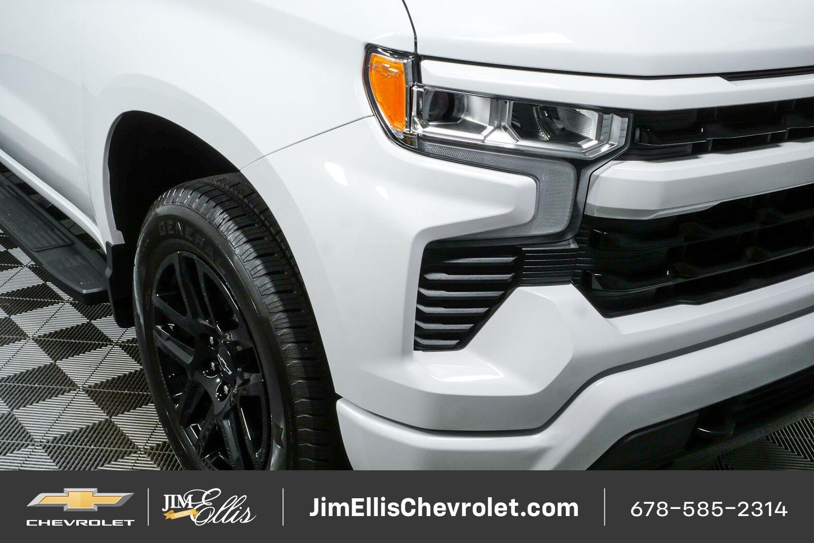 New 2026 Summit White Chevrolet RST image 33