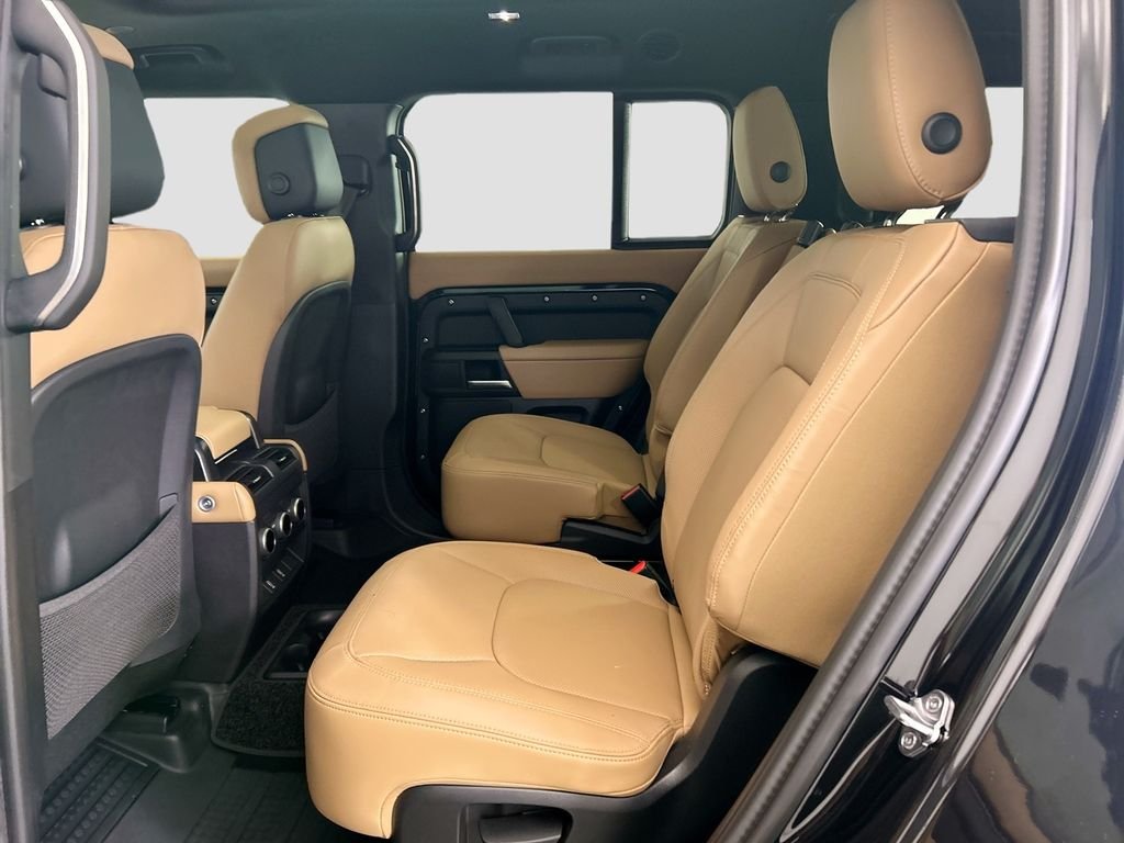 New 2026 Santorini Black Metallic Land Rover X-Dynamic SE image 20