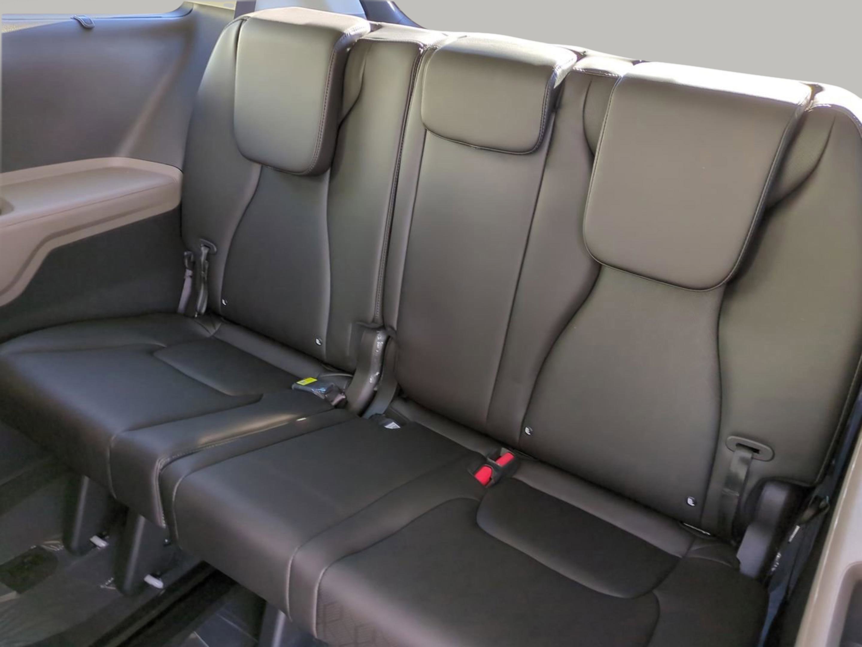 New 2026 Ceramic Silver Kia EX image 21