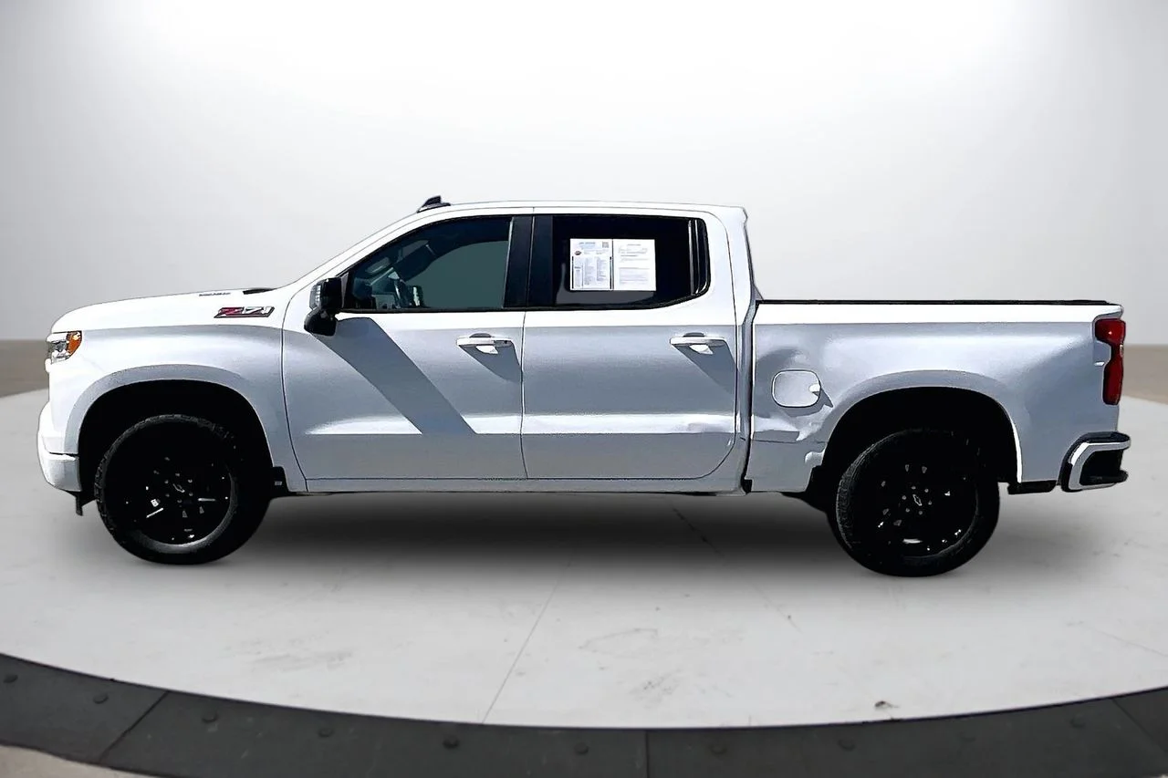 Used 2023 White Chevrolet RST image 5
