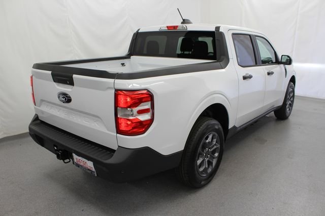 New 2026 Oxford White Ford XLT image 11