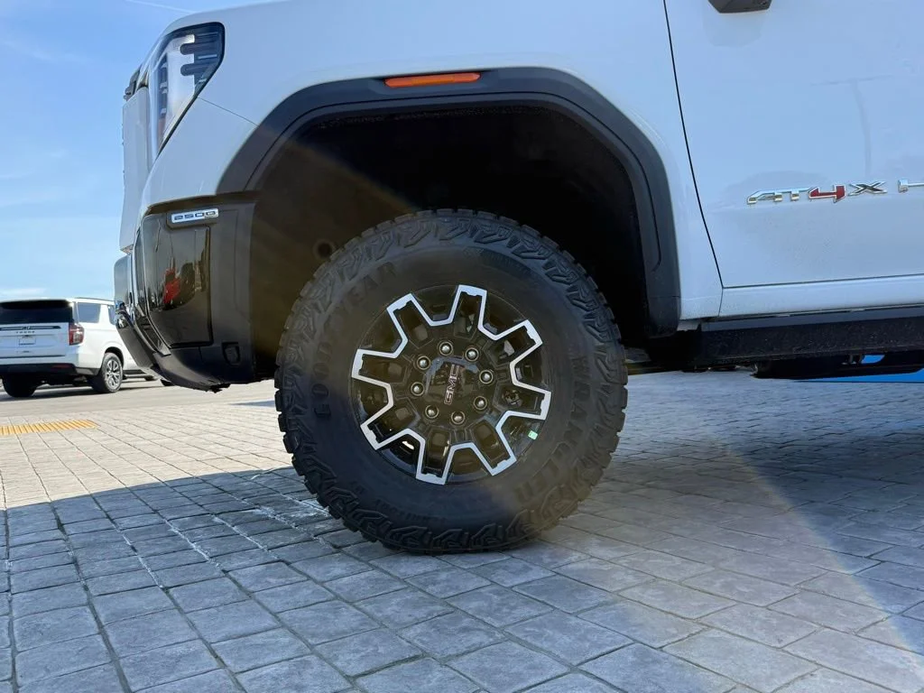 New 2026 Summit White GMC AT4X image 5