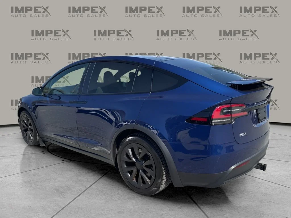 Used 2022  Tesla Base image 3