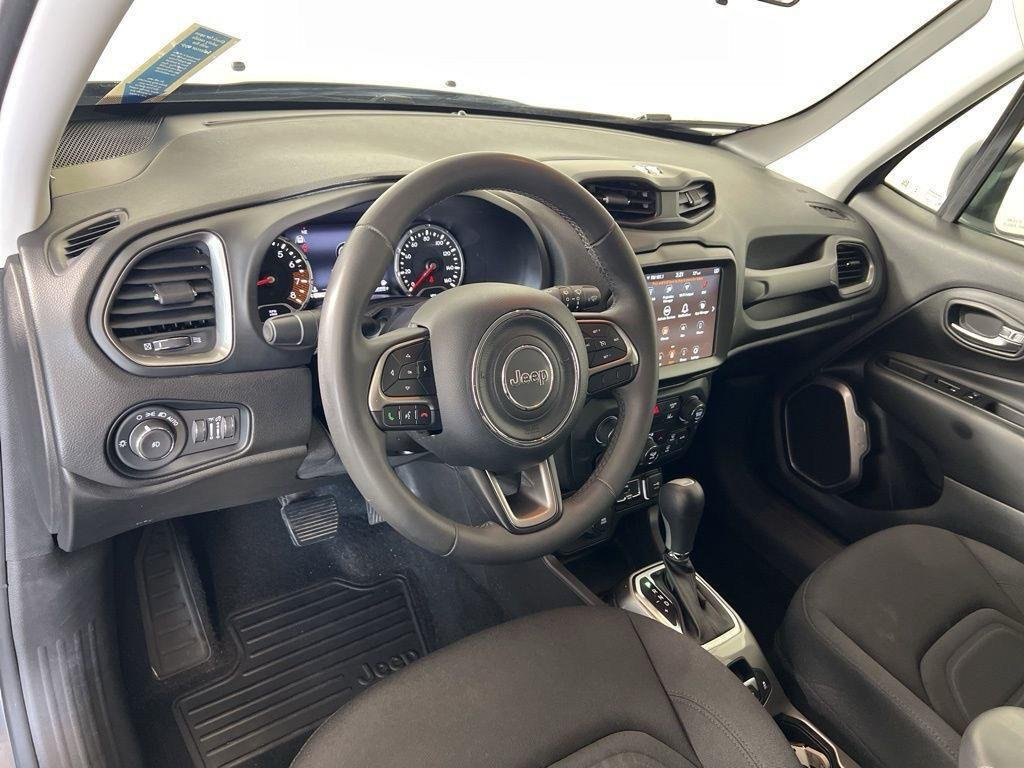 Used 2022 Graphite Gray Jeep Latitude image 12