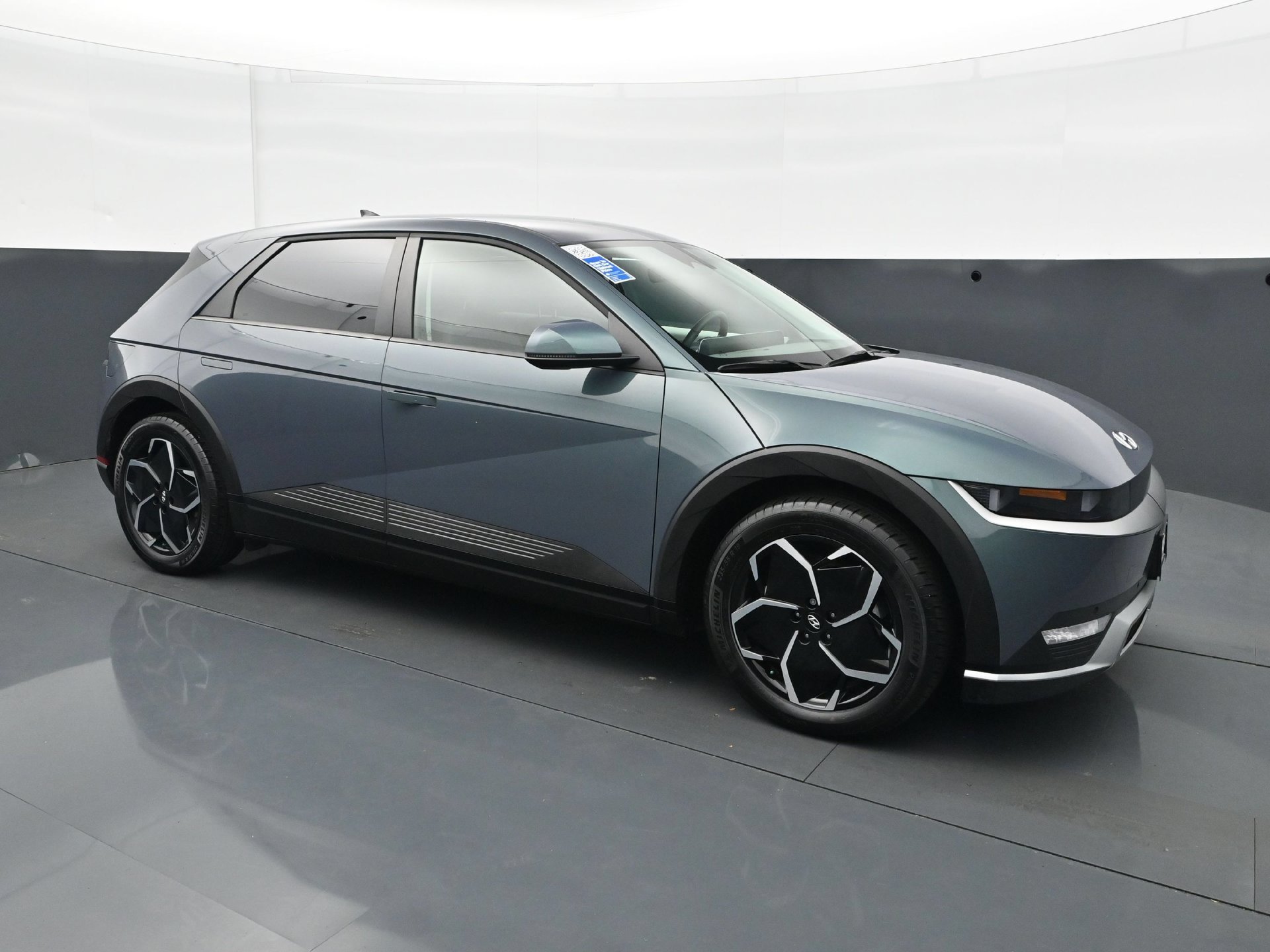 Used 2024 Digital Teal Hyundai SEL AWD image 8