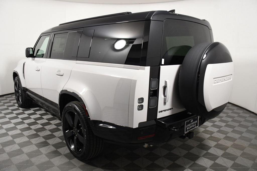 New 2026 Borasco Grey Land Rover X-Dynamic SE image 4