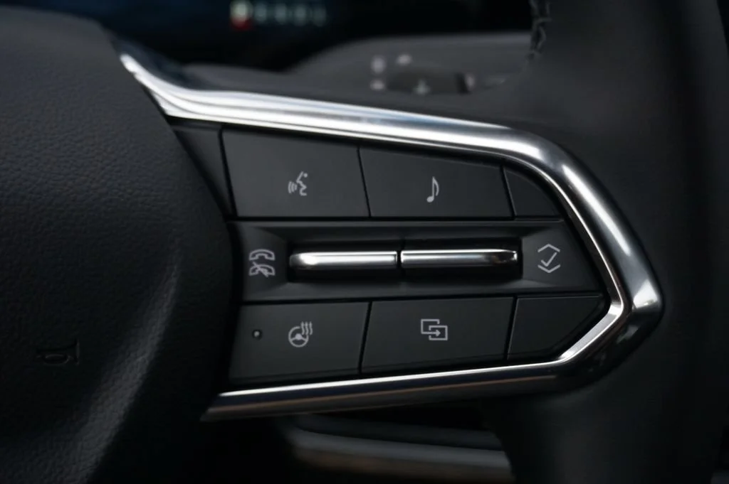 2027 Chevrolet Equinox LT - Photo 20