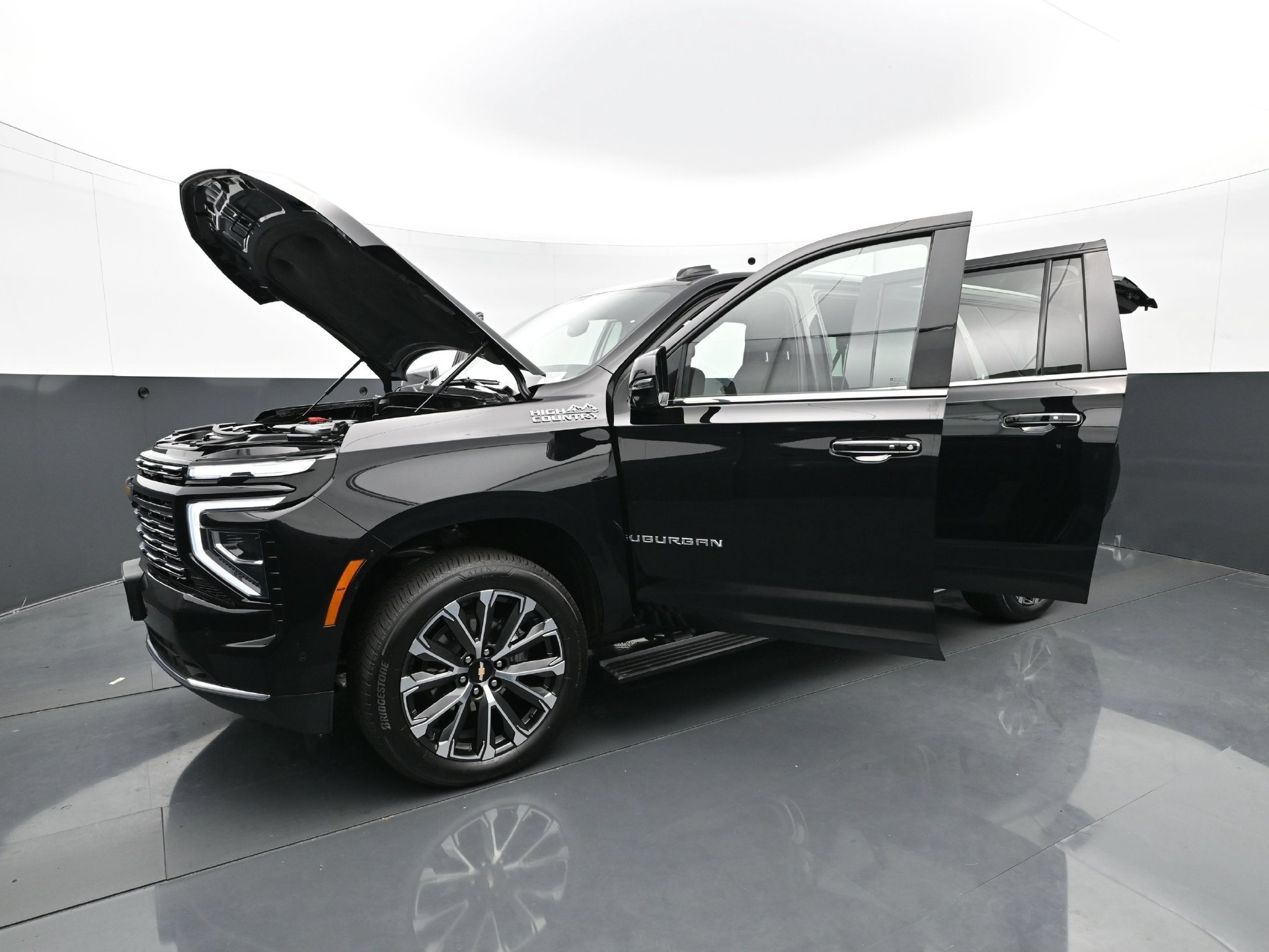 Used 2025 Black Chevrolet High Country image 34