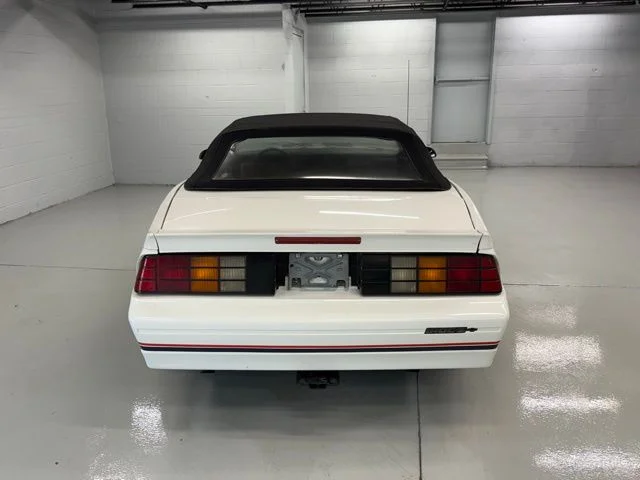 Used 1990  Chevrolet RS image 9