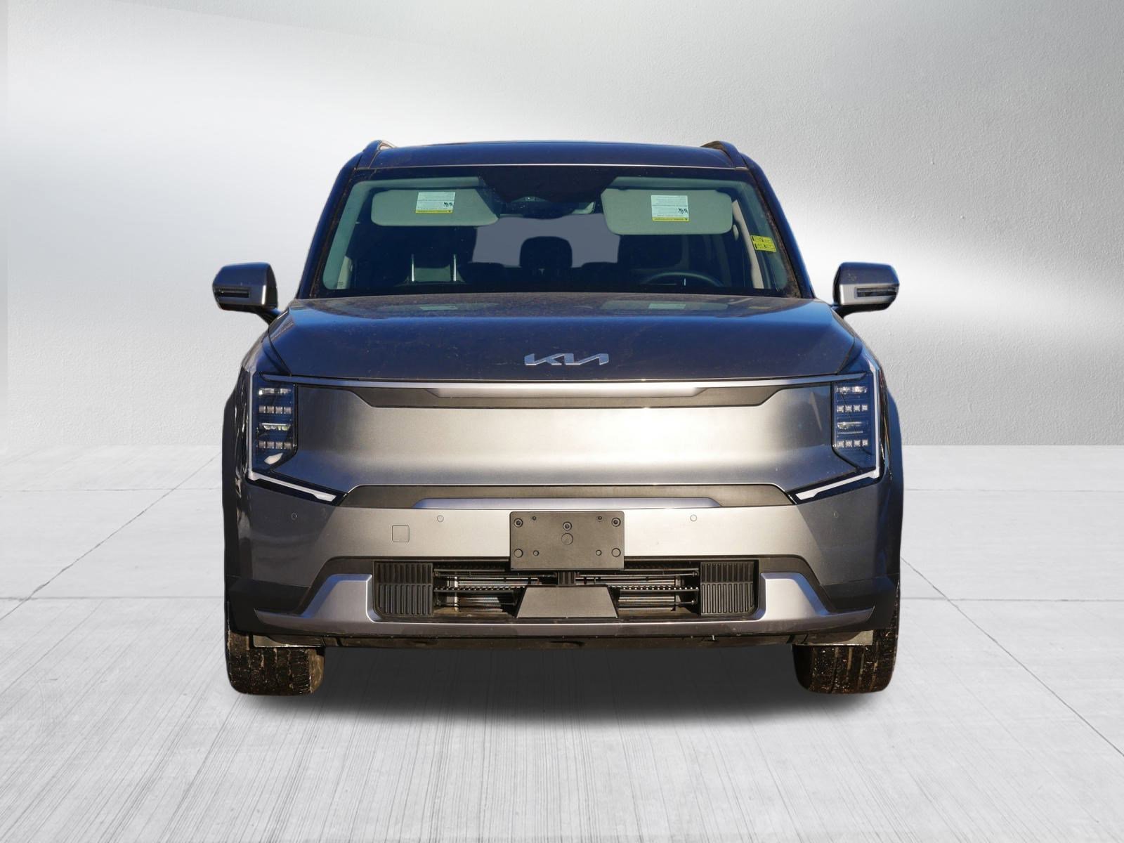 Used 2024 Kia Ev9 Wind with VIN KNDAFFS58R6018724 for sale in Inver Grove Heights, MN