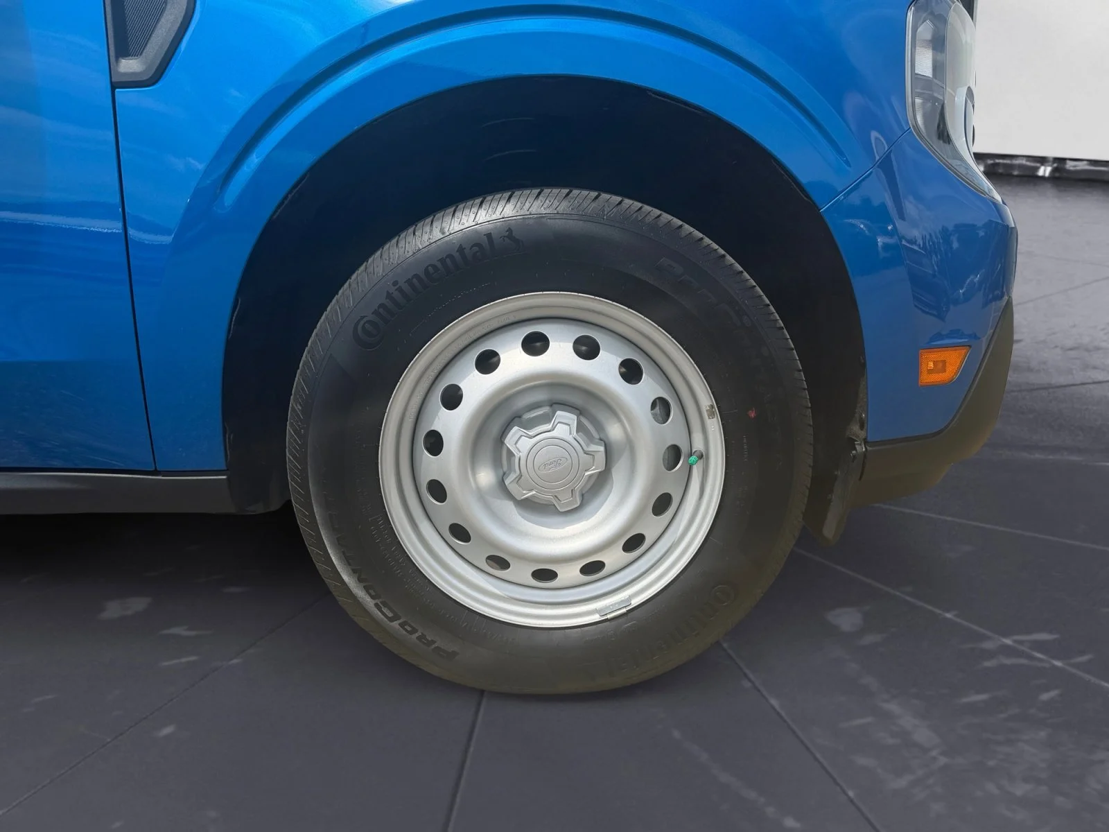 Used 2025 Blue Ford XL image 38