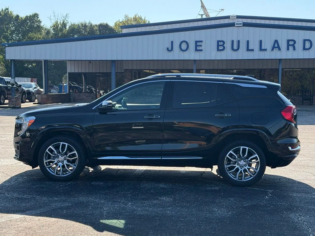 Used 2024 Black GMC Denali image 6
