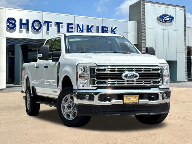 Used 2025 White Ford XLT image 1
