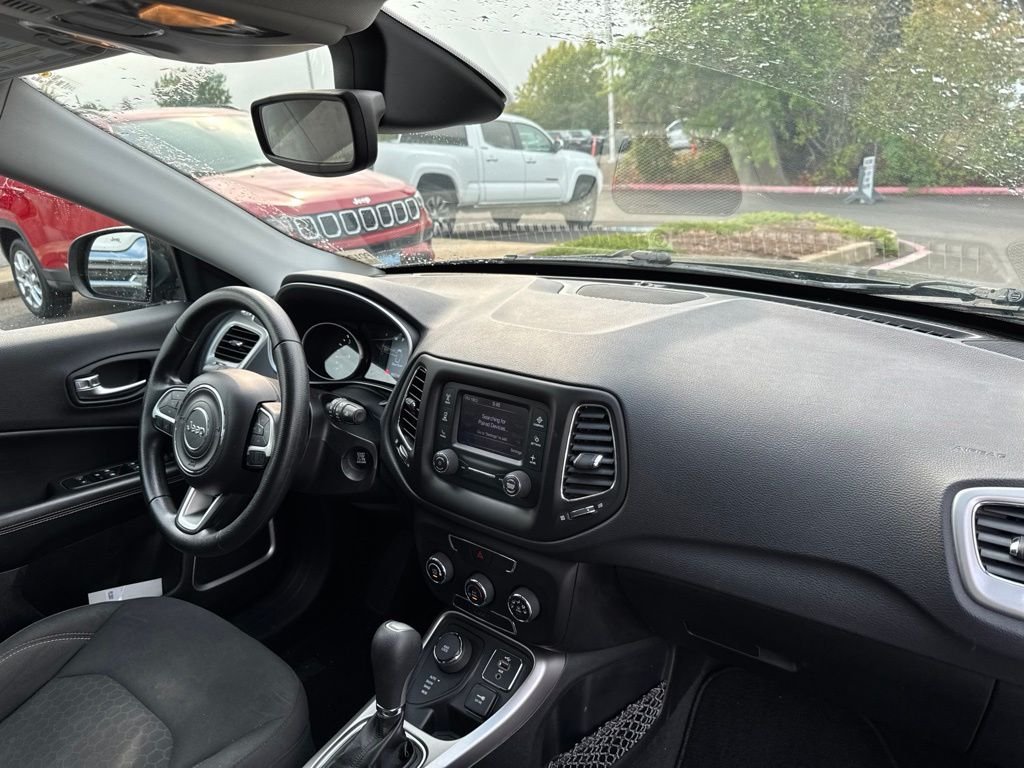 Used 2018 Olive Green Pearlcoat Jeep Sport image 8