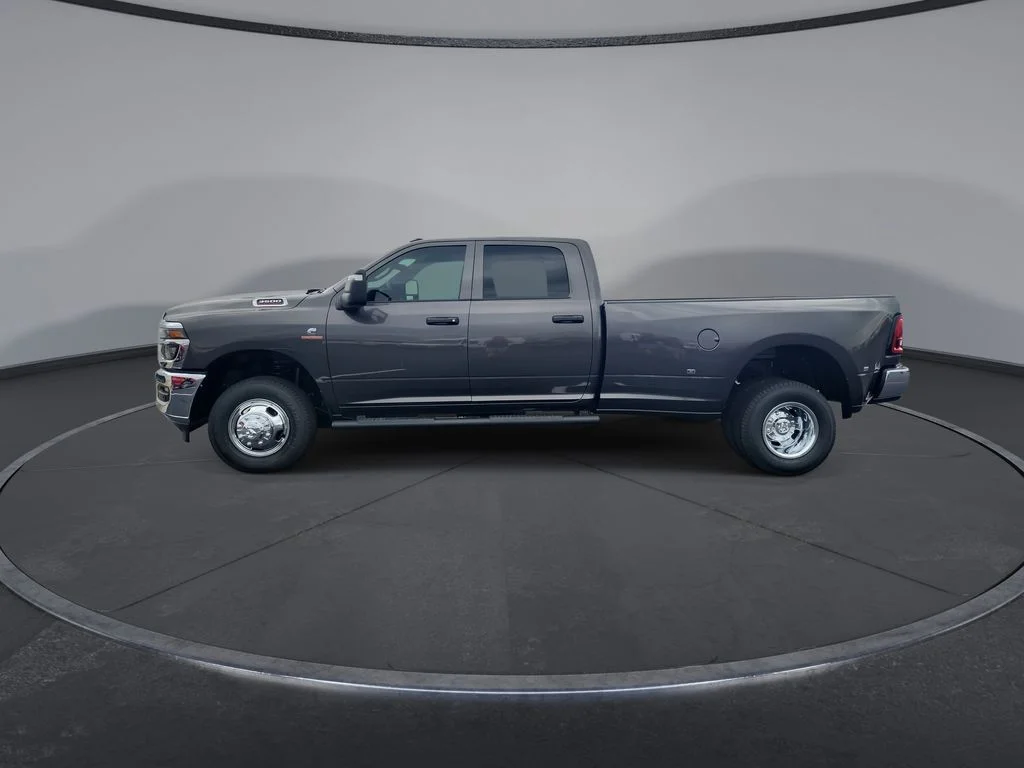 New 2026 Granite Crystal Metallic Clear-Coat Exterior Paint RAM Tradesman image 5