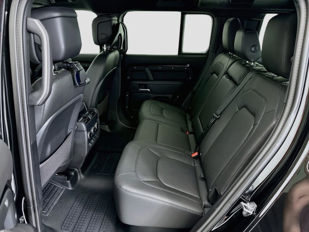 New 2026 Santorini Black Land Rover X-Dynamic SE image 19