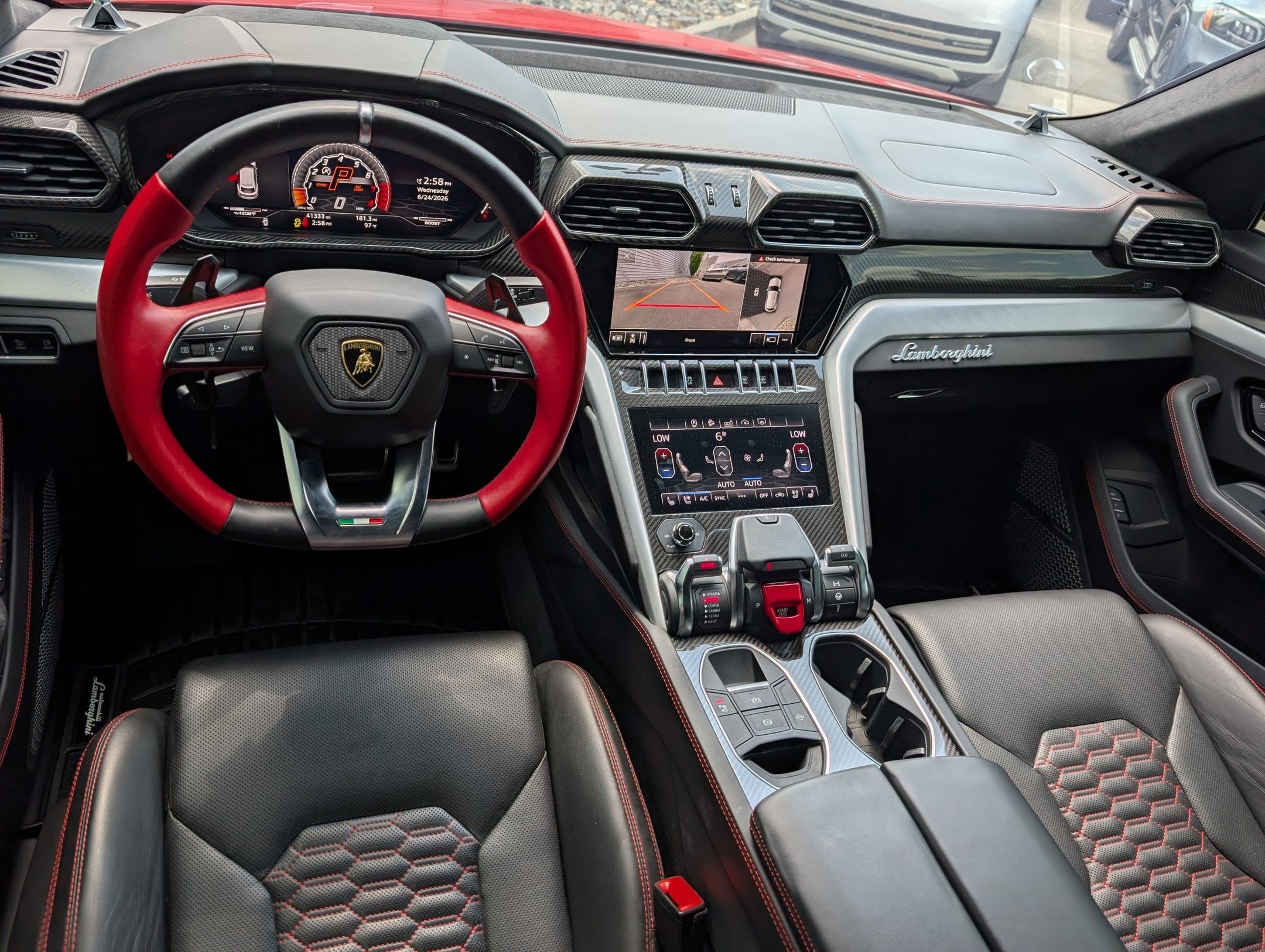 Used 2020 Red Lamborghini Base image 29