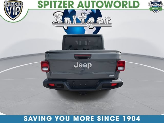 Used 2022 Gray Jeep Overland 4x4 image 7