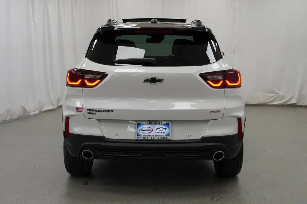 New 2026 Iridescent Pearl Tricoat Chevrolet RS image 34