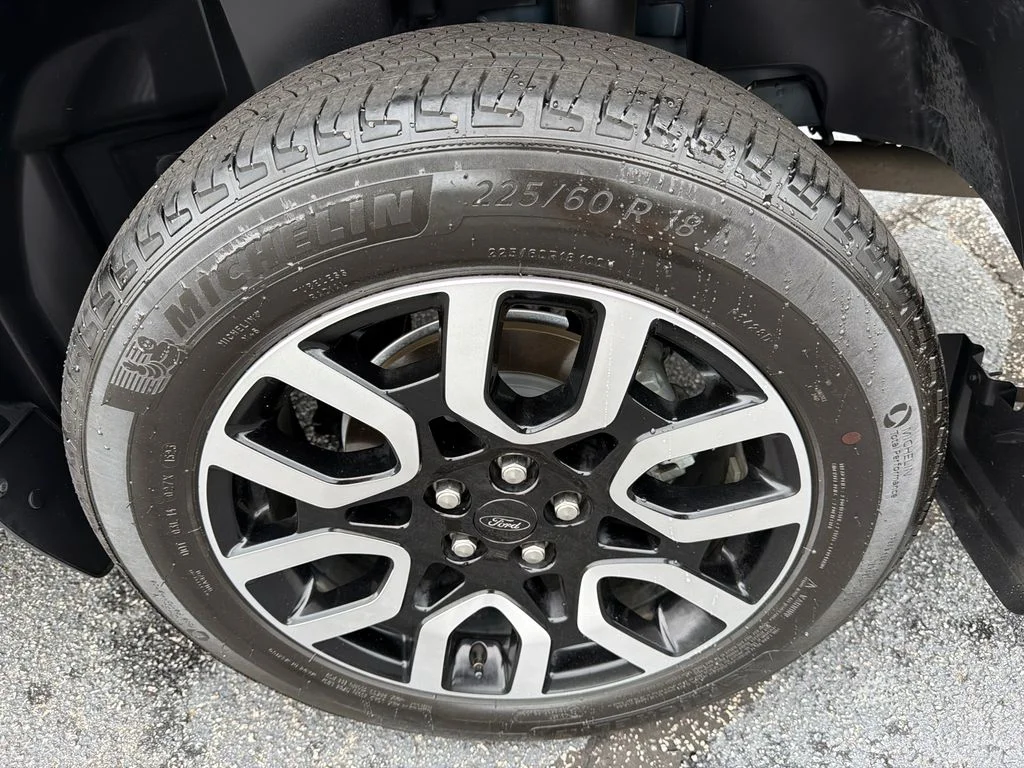 Used 2023 Blue Ford Lariat image 19