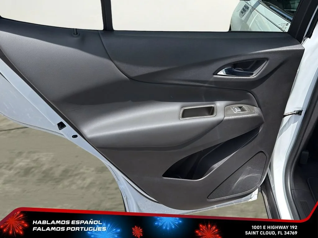 Used 2024 Summit White Chevrolet LT image 22