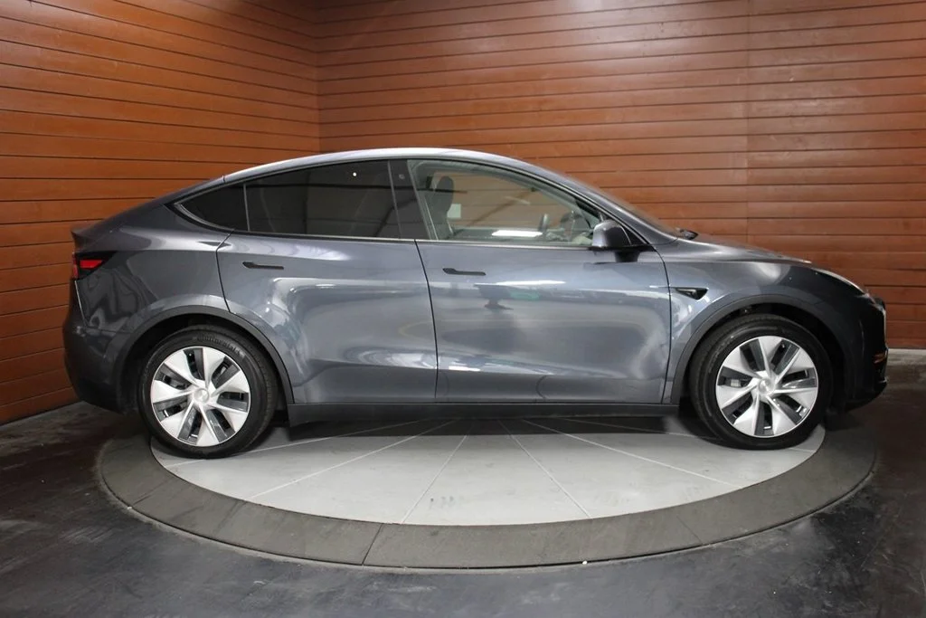 Used 2020 Solid Black Tesla Long Range image 10