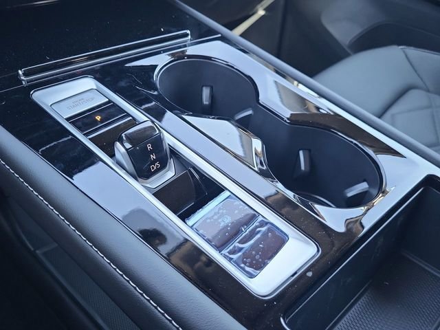 New 2026 White/off-white Volkswagen SE w/Technology image 24