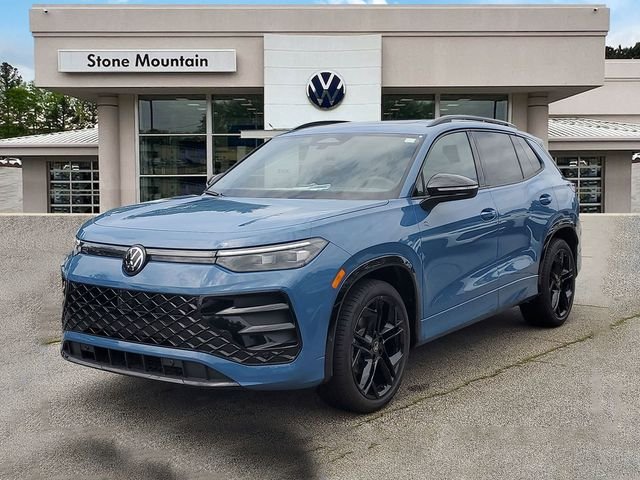 2026 Volkswagen Tiguan 2.0T SE R-Line Black's photo