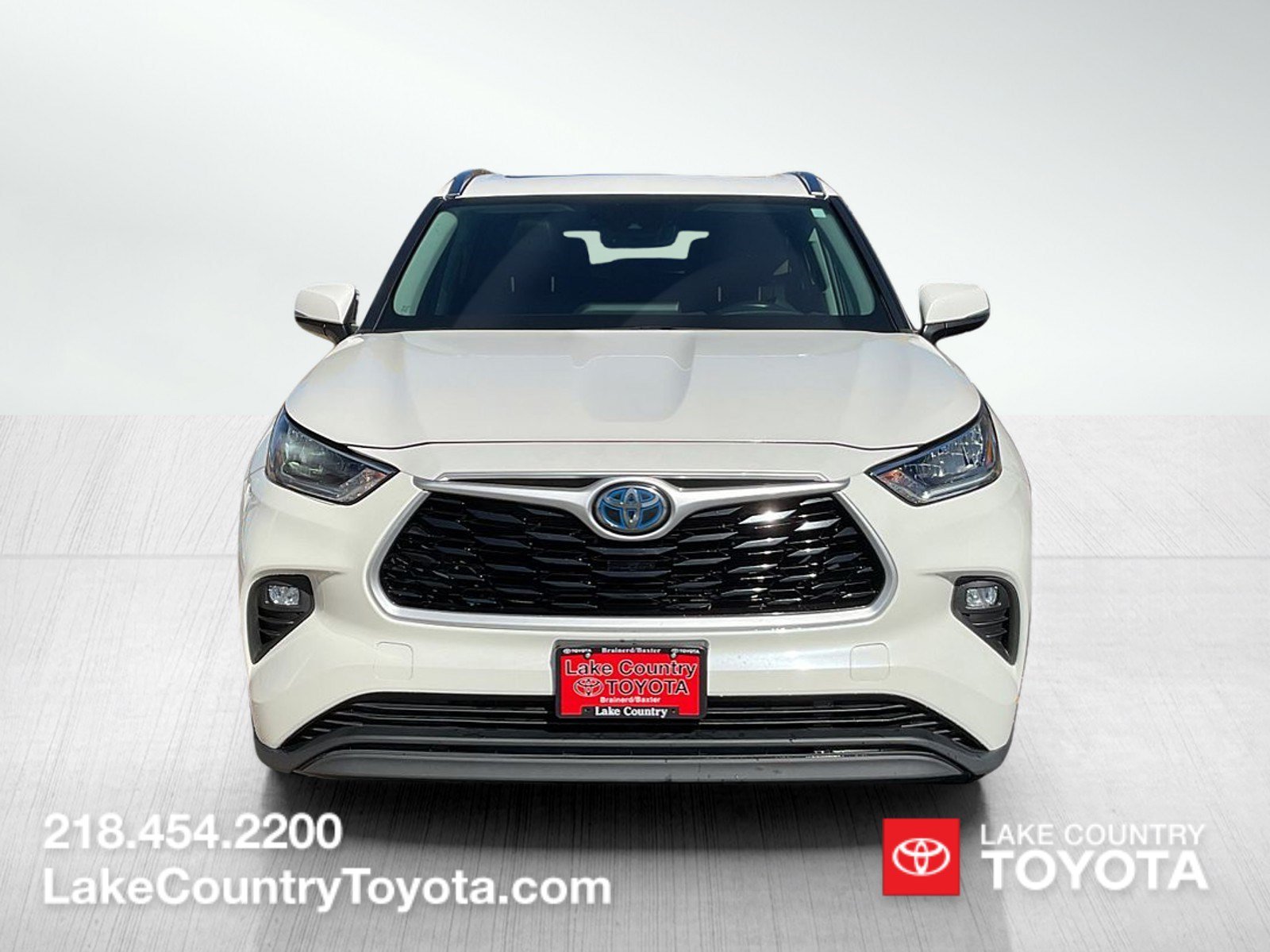 Used 2020 Blizzard Pearl Toyota XLE image 7