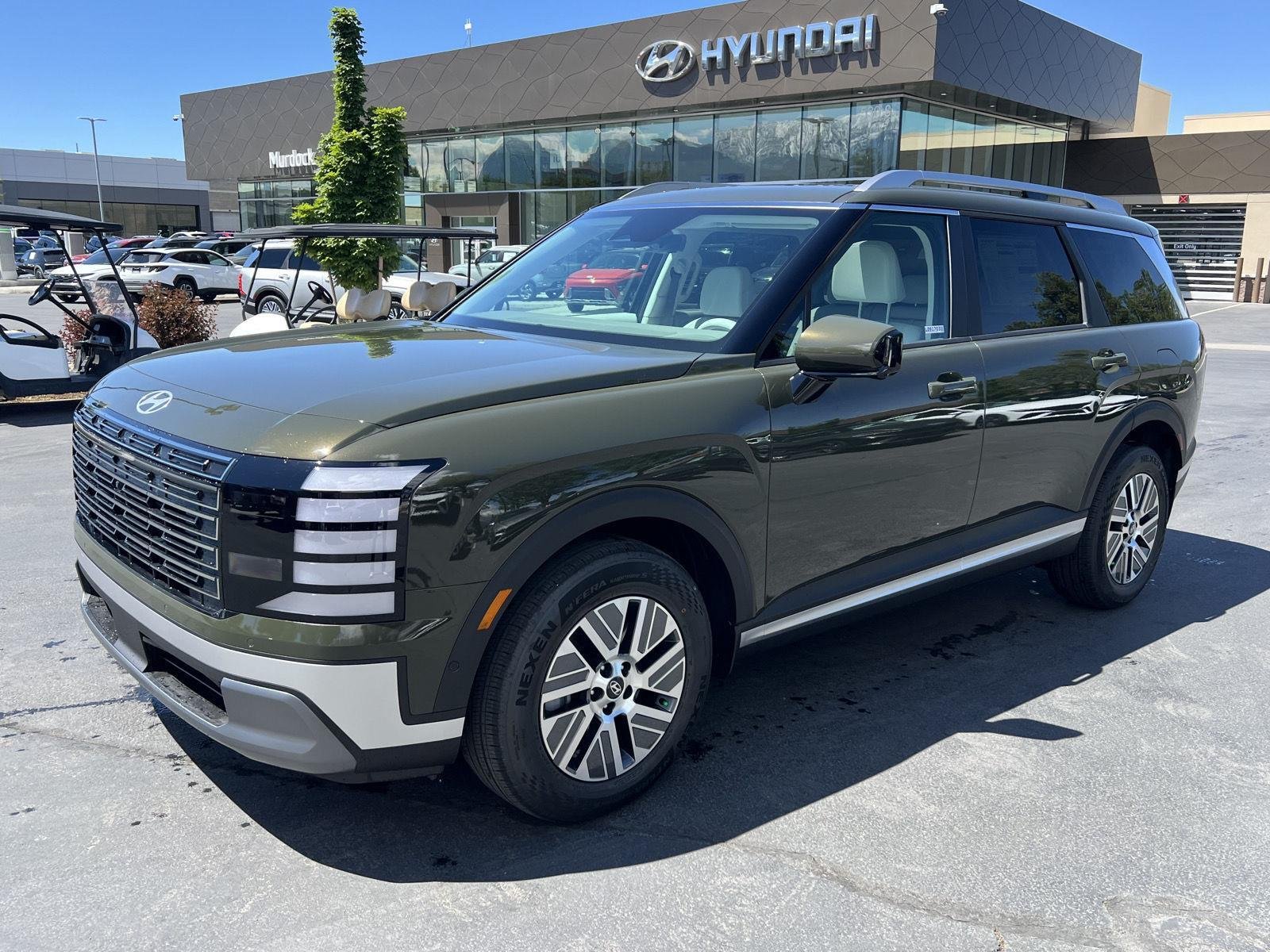 2026 Hyundai Palisade SEL Premium 8 Passenger Hybrid AWD's photo