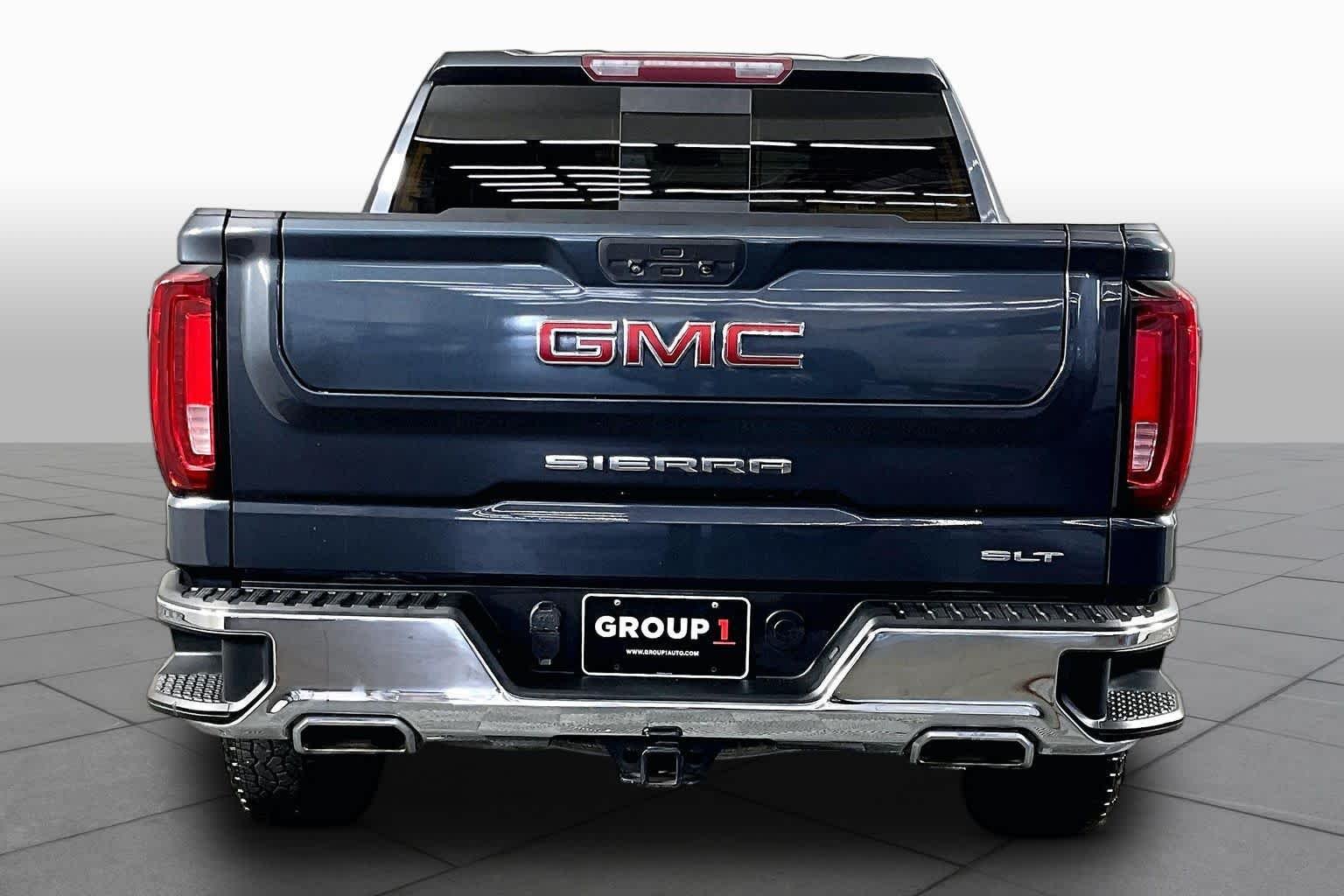 Used 2022 Dark Sky Metallic GMC SLT image 5