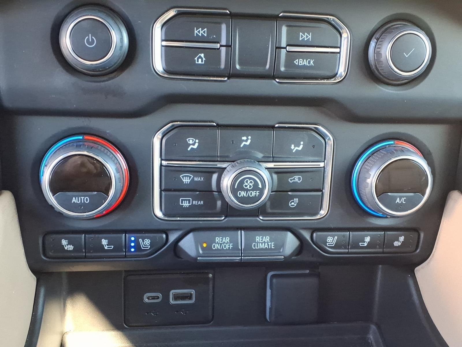 Used 2024 Iridescent Pearl Tricoat Chevrolet Premier image 29
