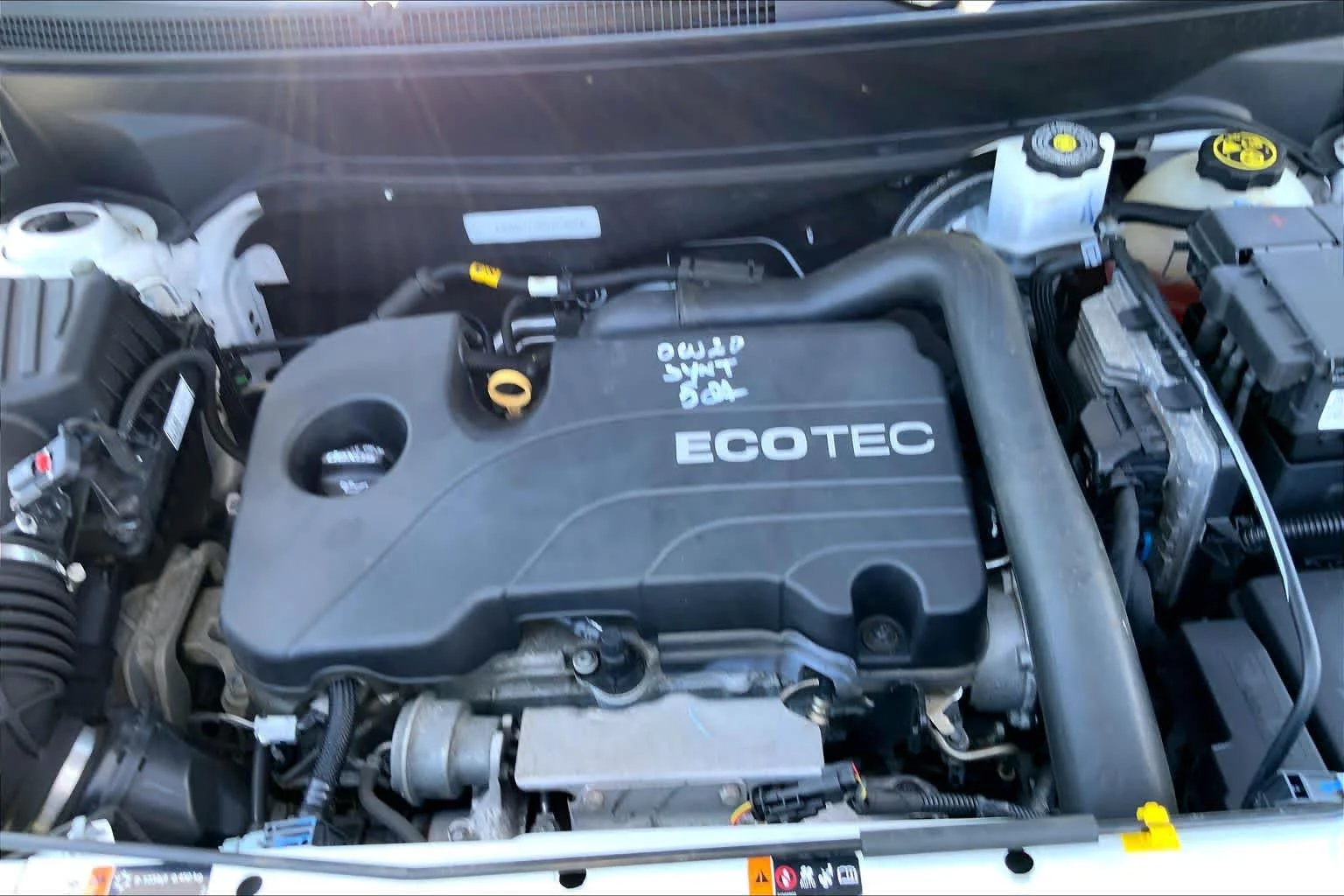Used 2019 Summit White GMC SLE image 29